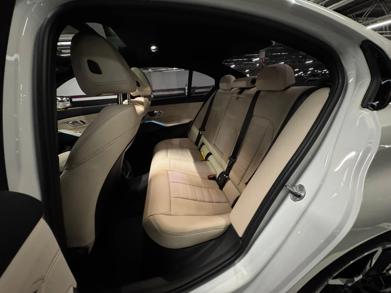 BMW 320I
