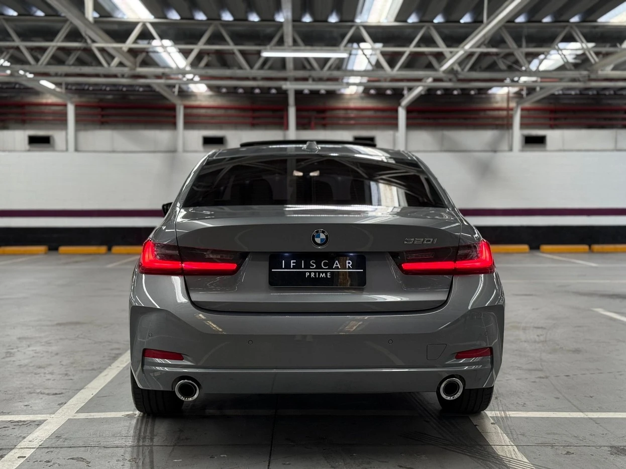 BMW 320I