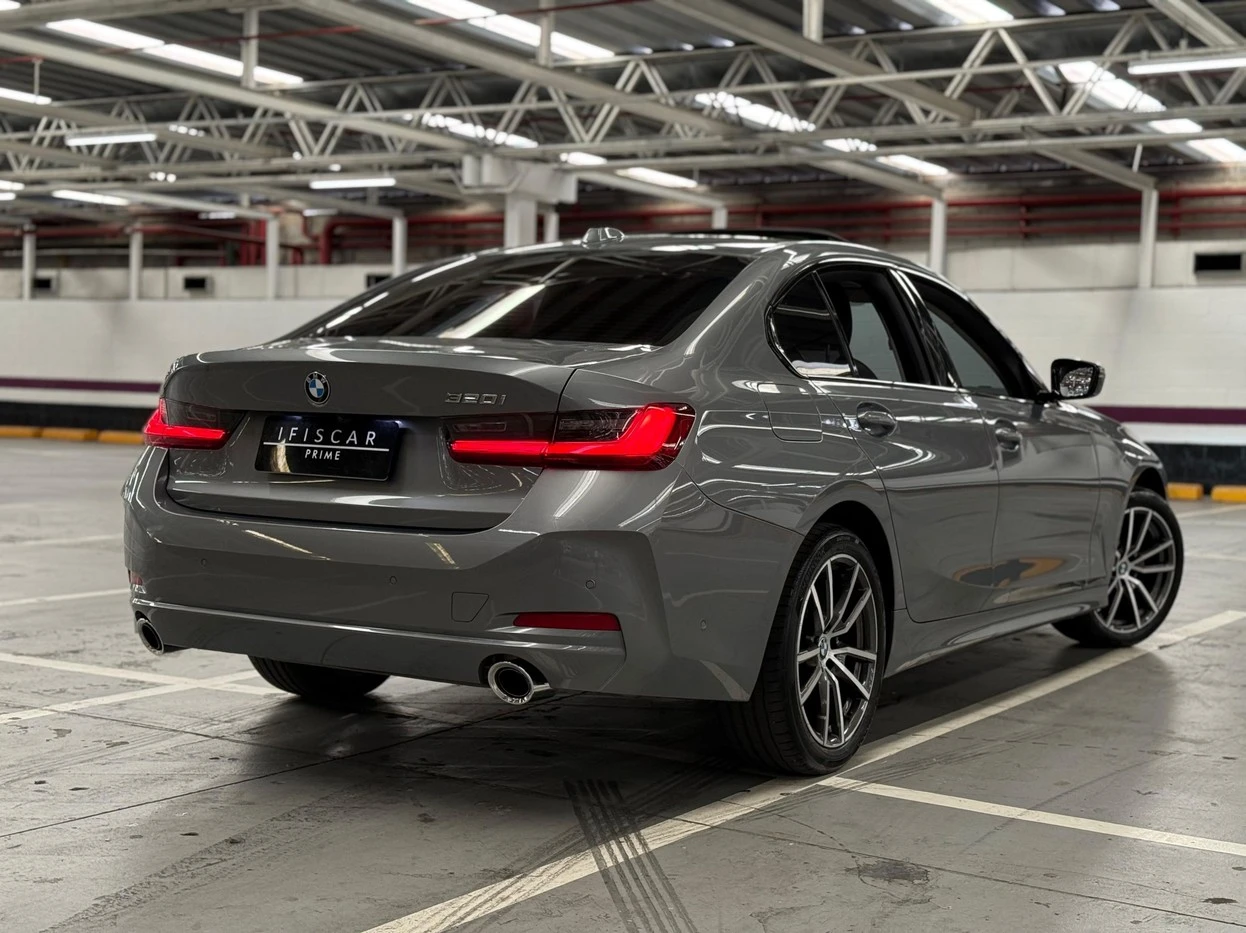 BMW 320I