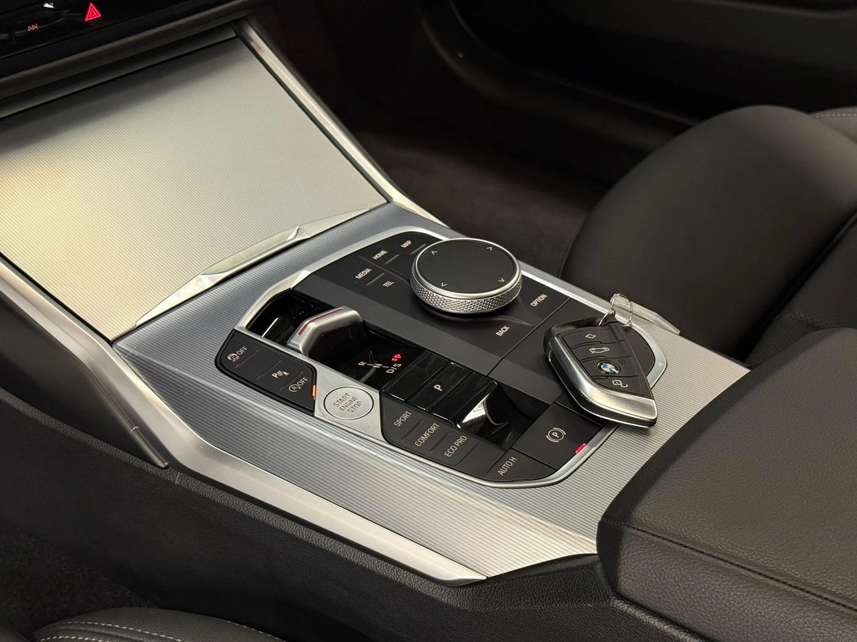 BMW 320I