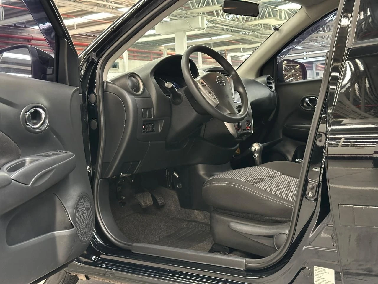 NISSAN VERSA
