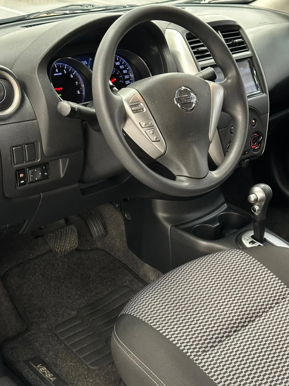 NISSAN VERSA