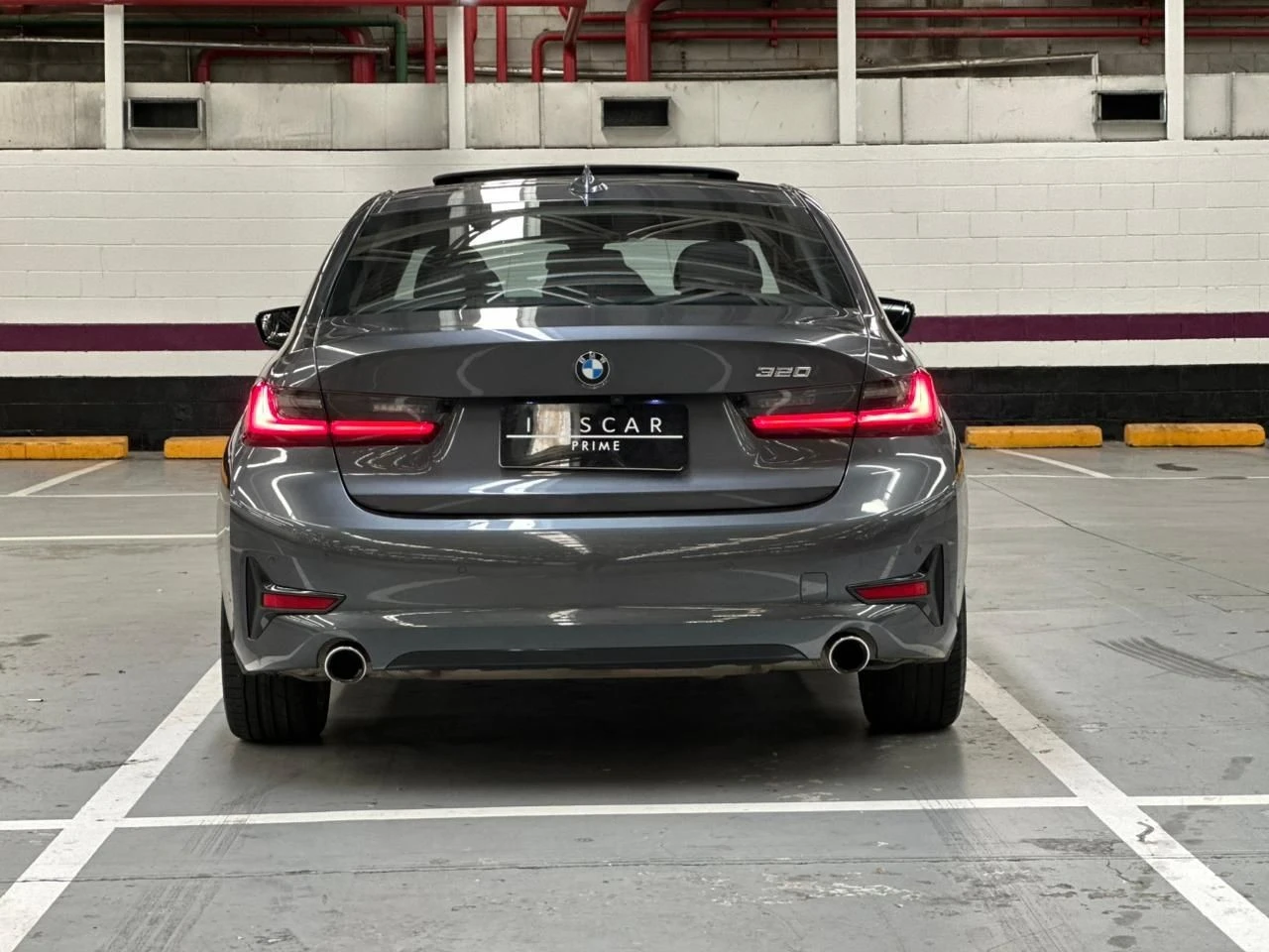 BMW 320i