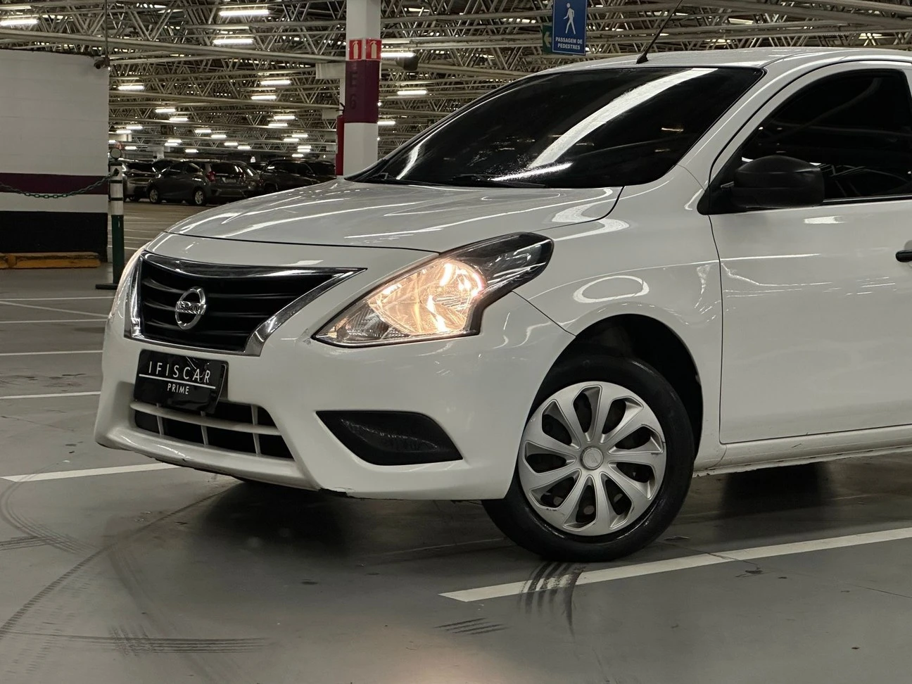 NISSAN VERSA