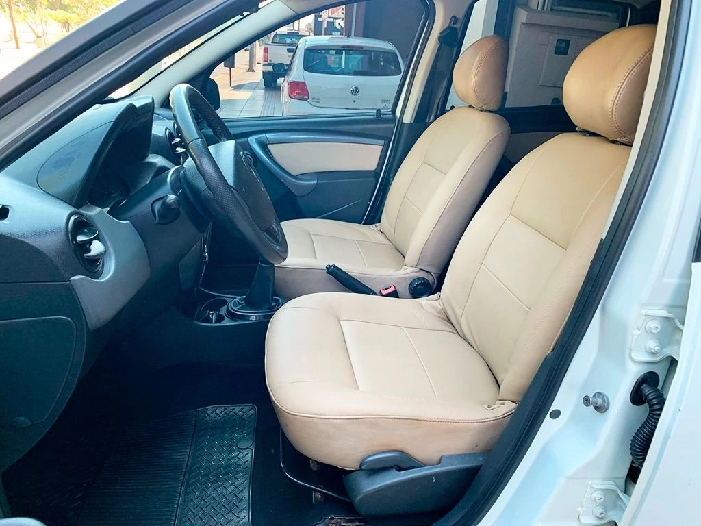 RENAULT DUSTER