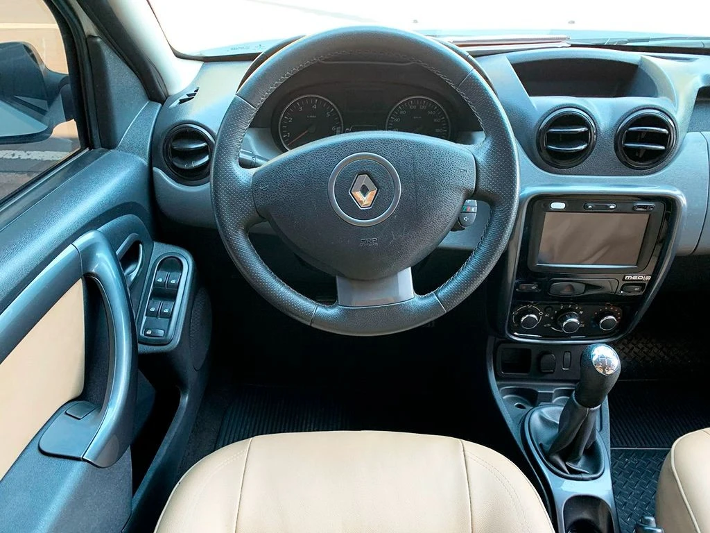 RENAULT DUSTER