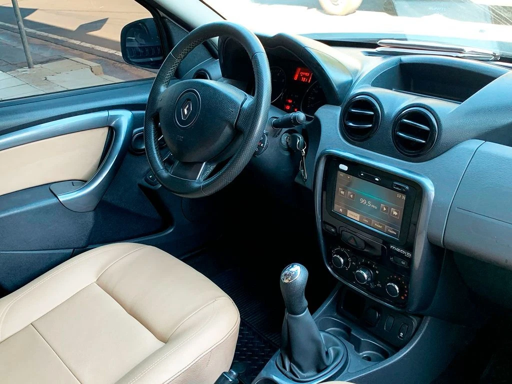 RENAULT DUSTER