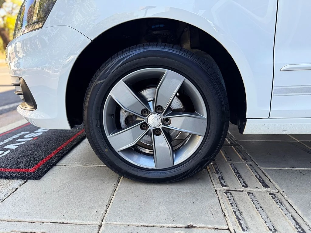 VOLKSWAGEN FOX