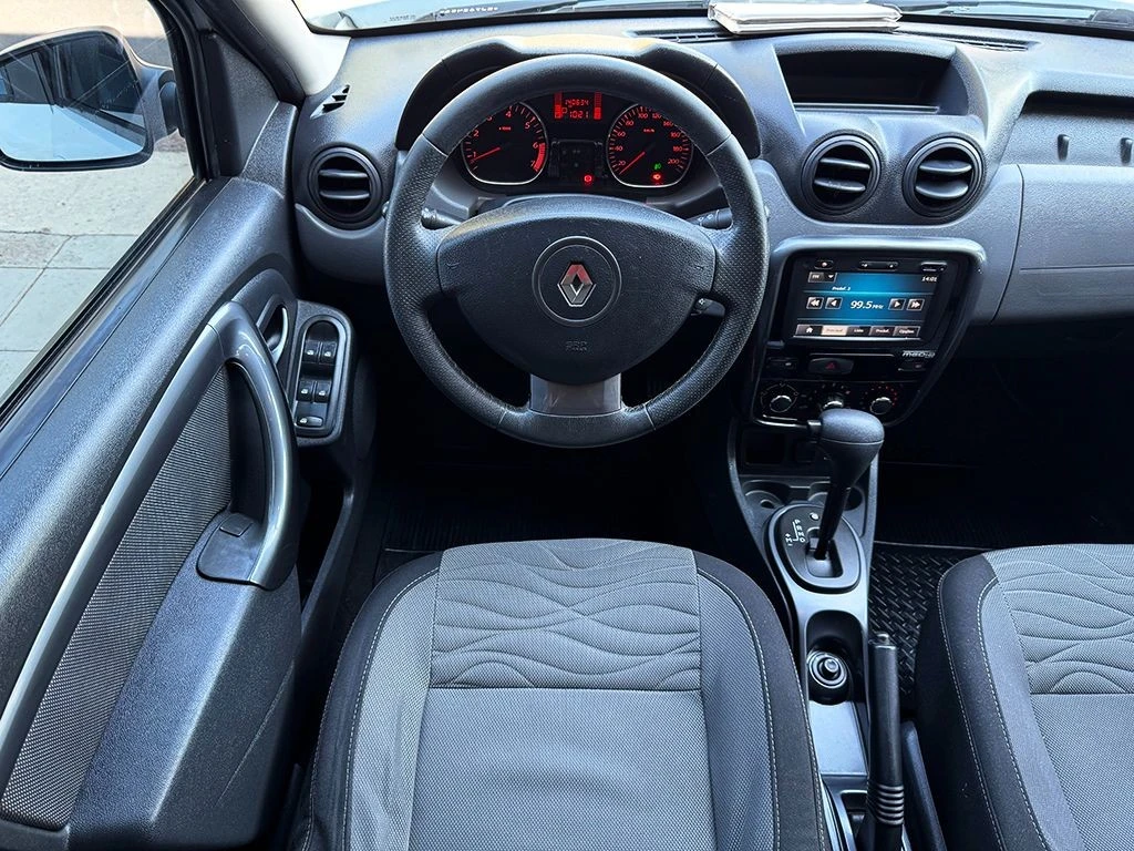 RENAULT DUSTER