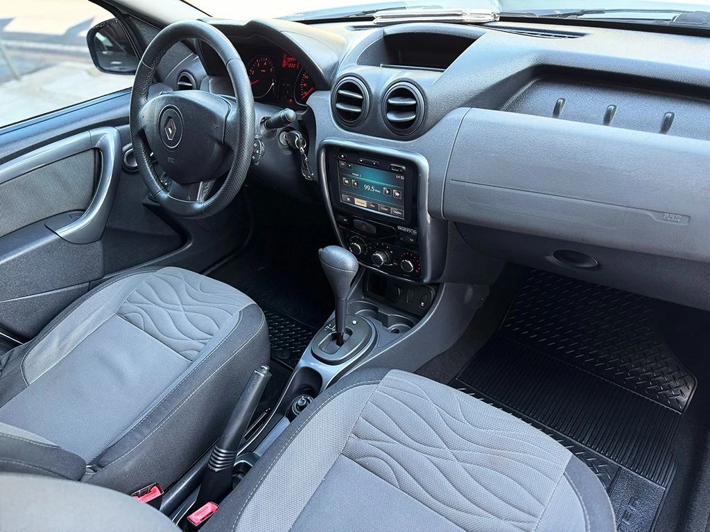 RENAULT DUSTER