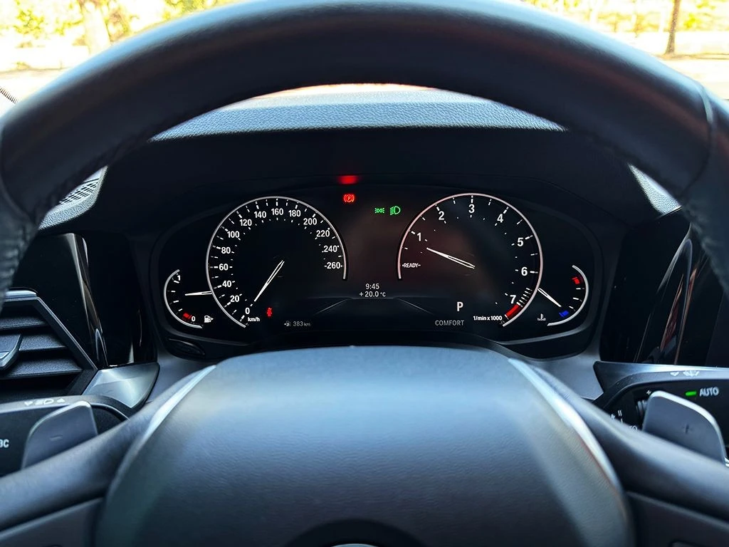 BMW 330i