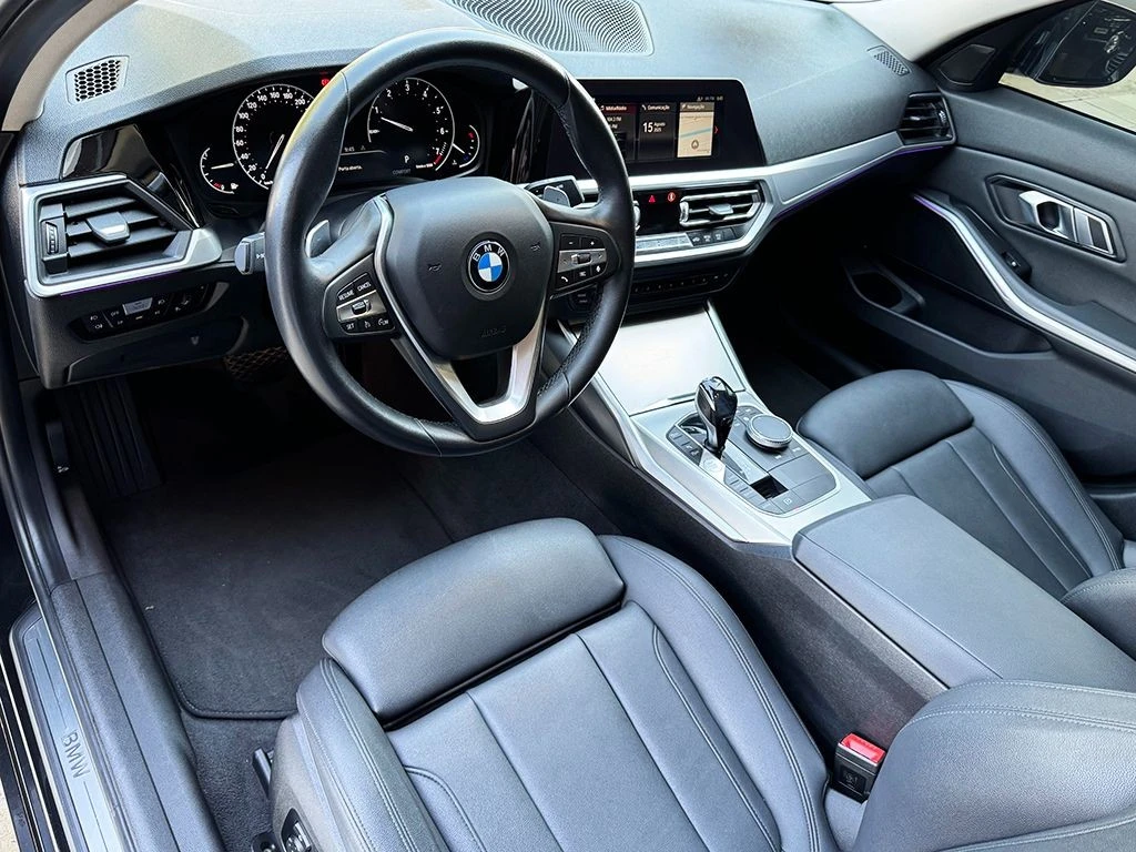 BMW 330i