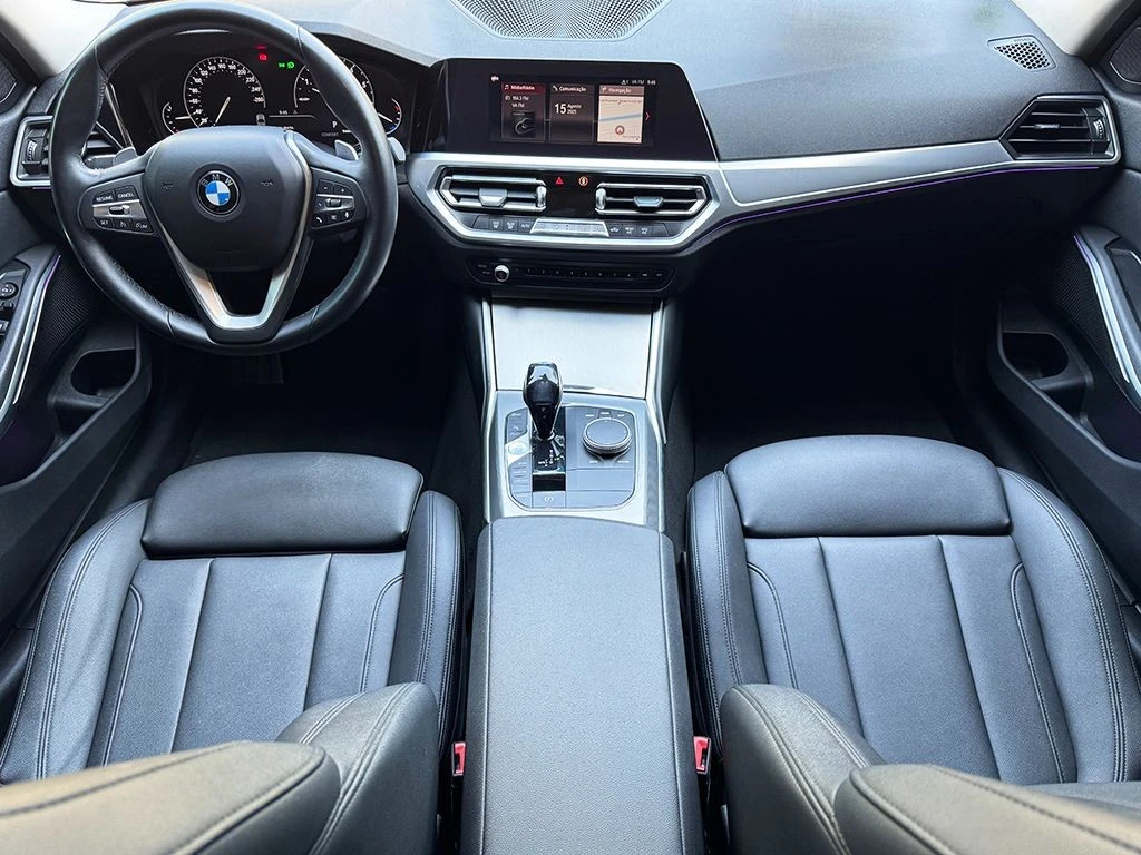 BMW 330i