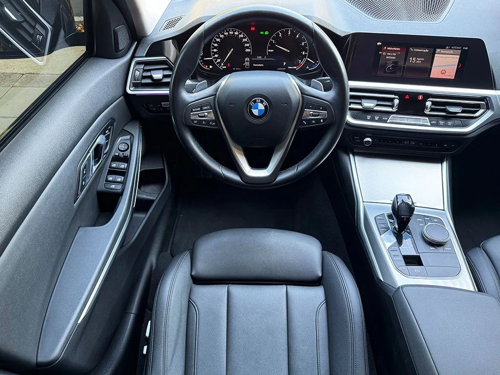 BMW 330i