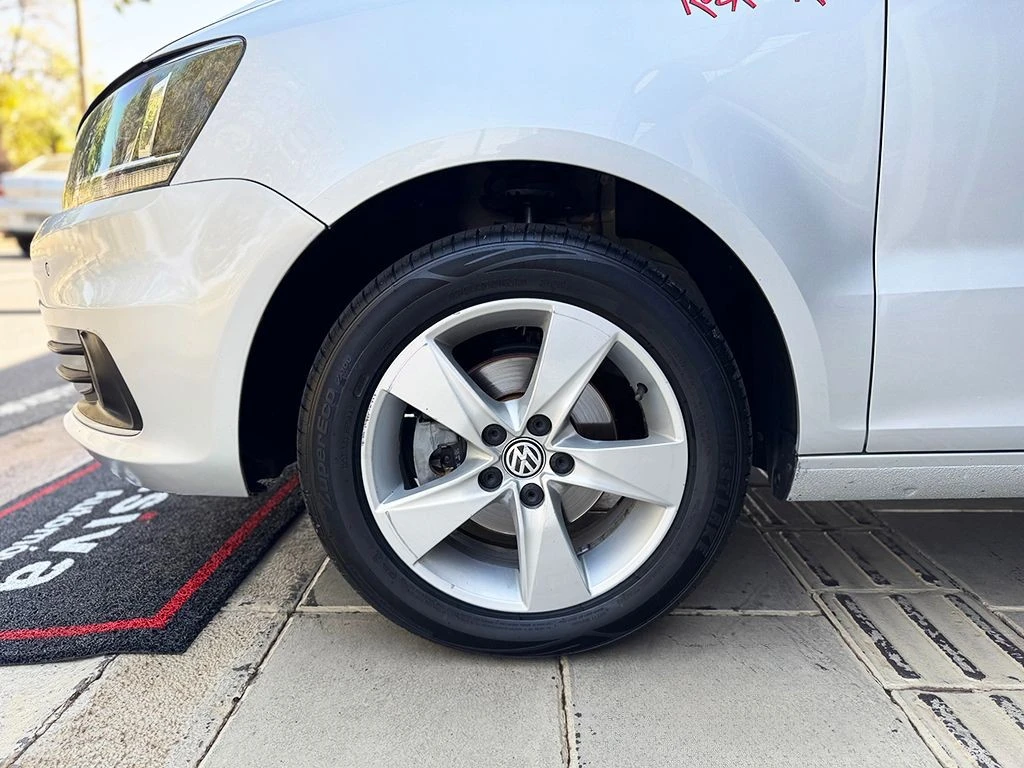 VOLKSWAGEN FOX