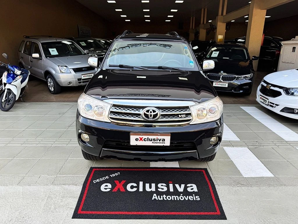 TOYOTA HILUX SW4