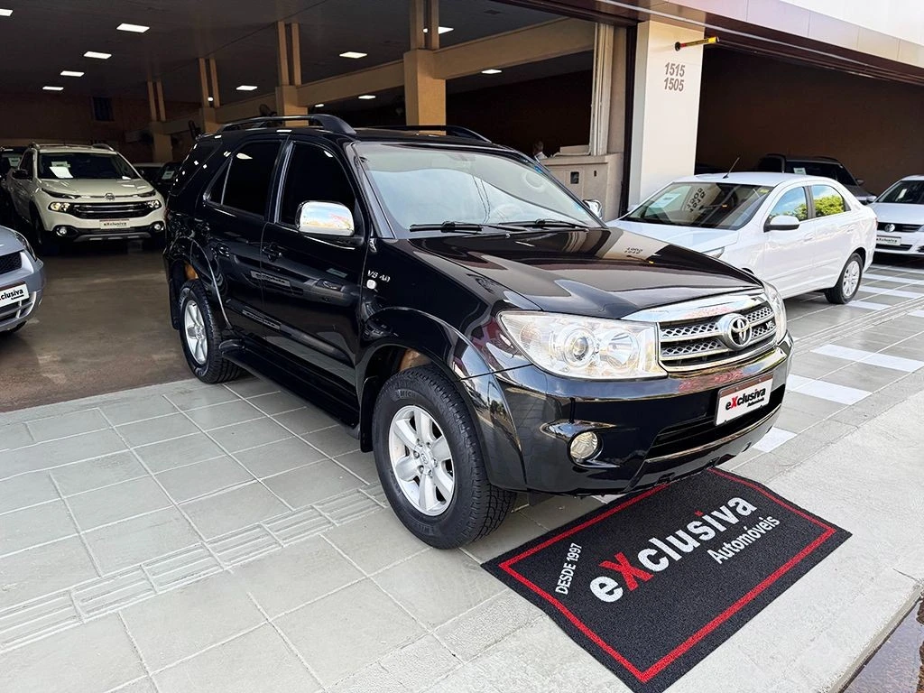TOYOTA HILUX SW4