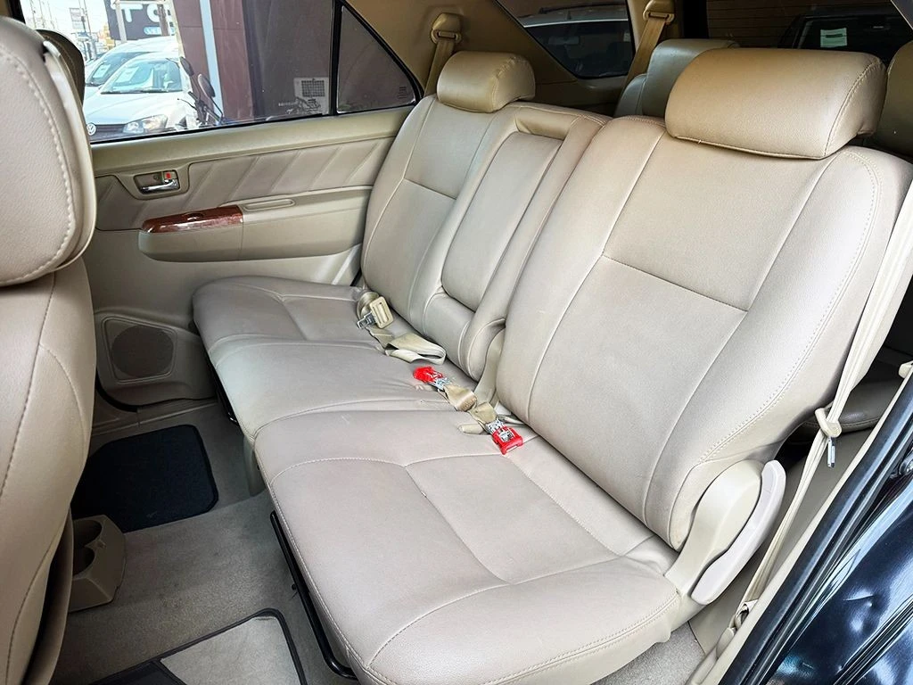 TOYOTA HILUX SW4