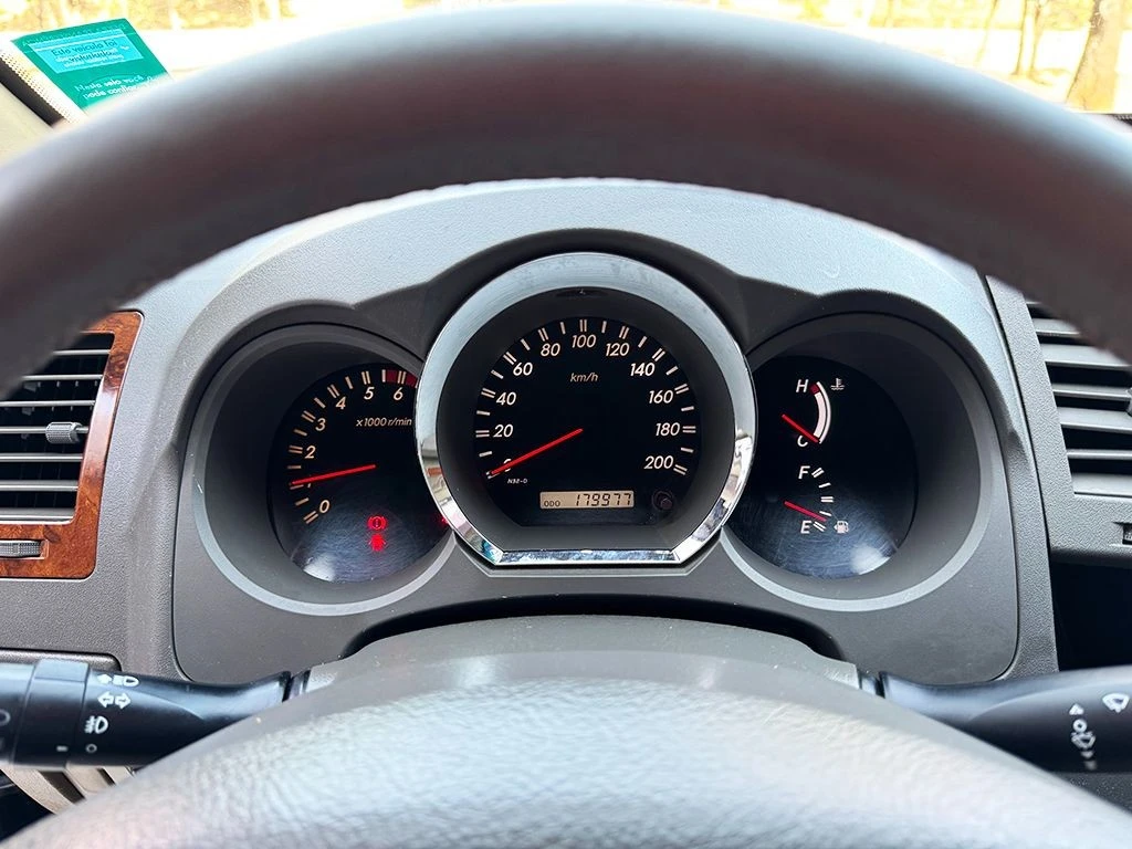 TOYOTA HILUX SW4