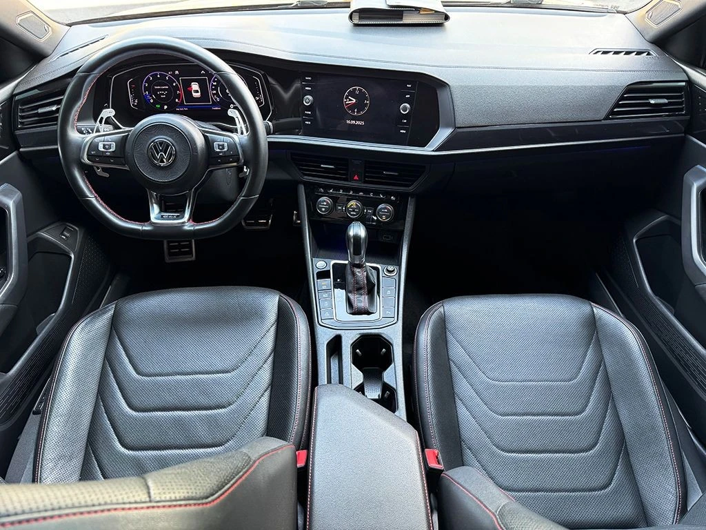 VOLKSWAGEN JETTA