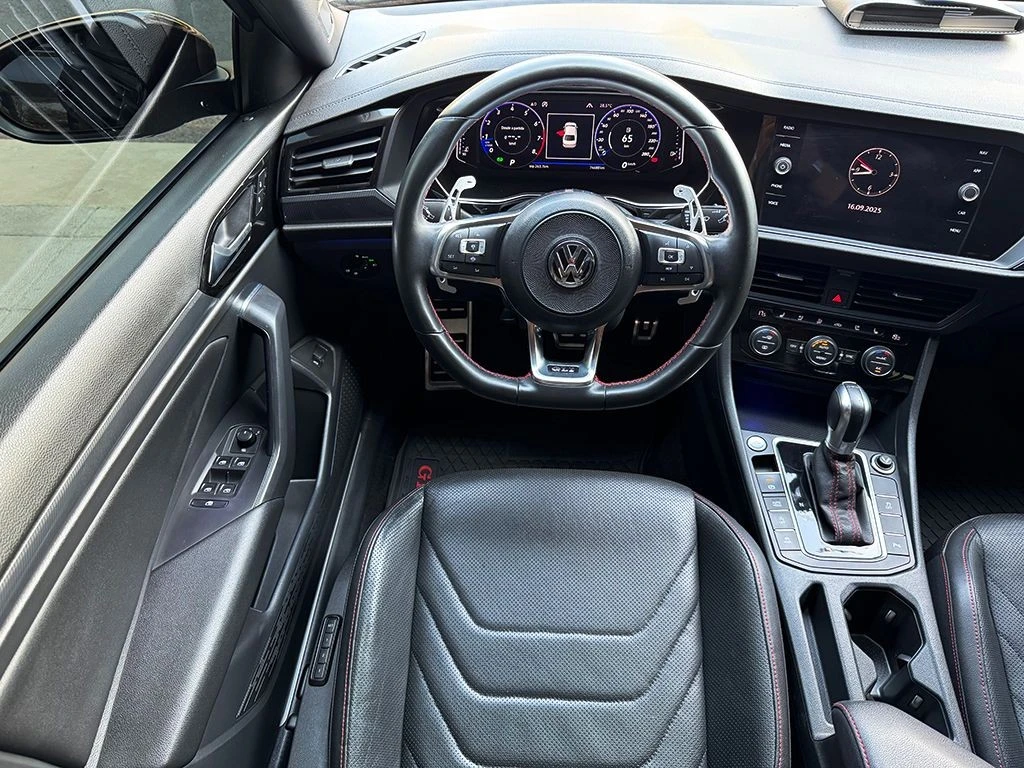 VOLKSWAGEN JETTA