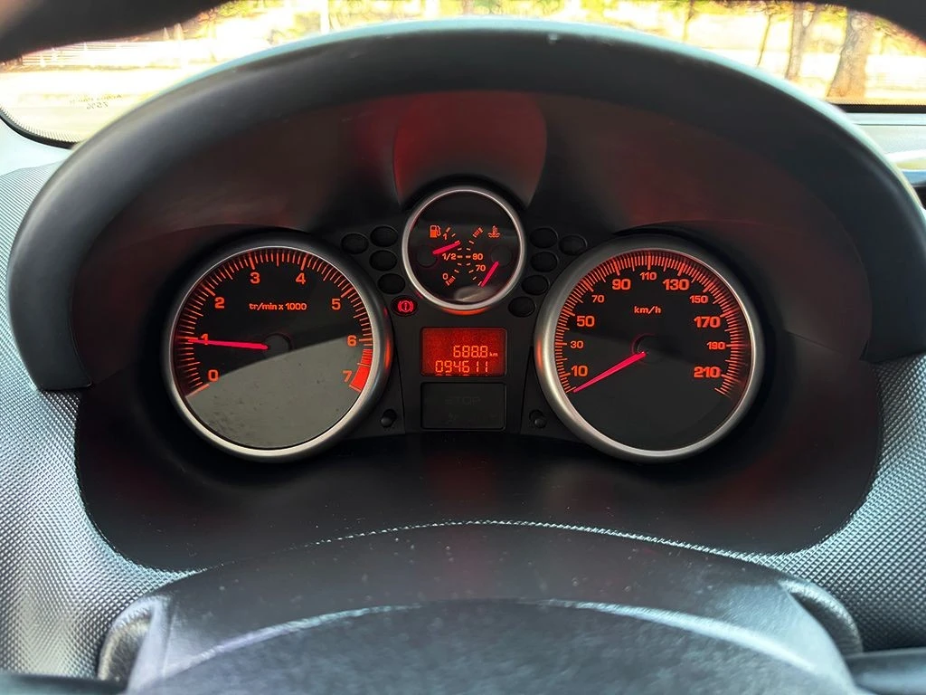 PEUGEOT 207
