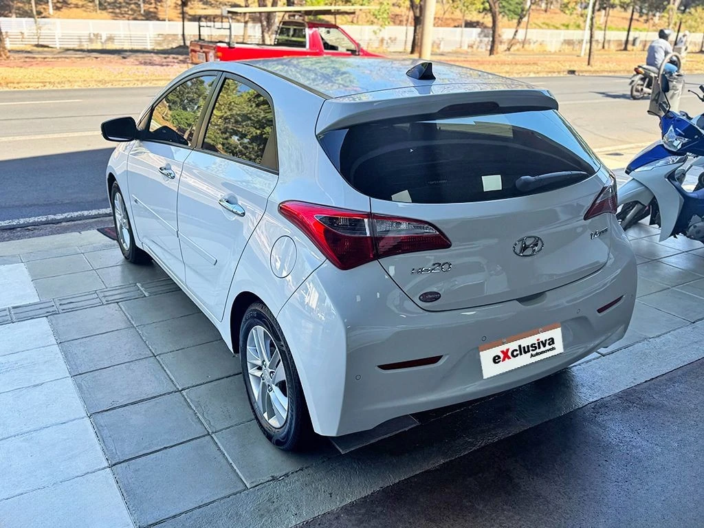 HYUNDAI HB20