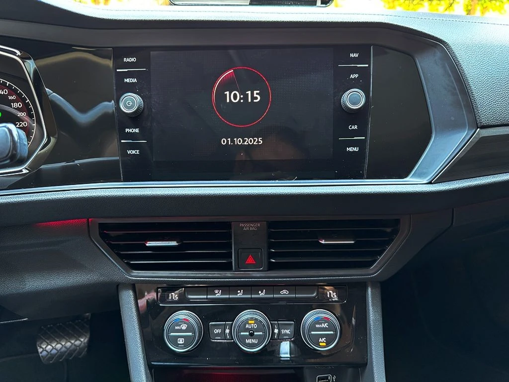 VOLKSWAGEN JETTA