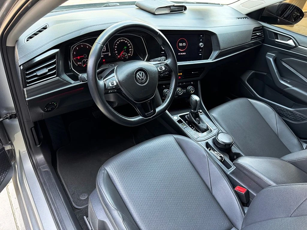 VOLKSWAGEN JETTA
