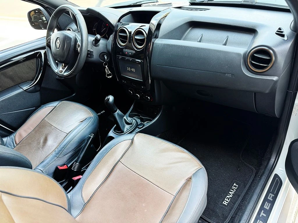 RENAULT DUSTER