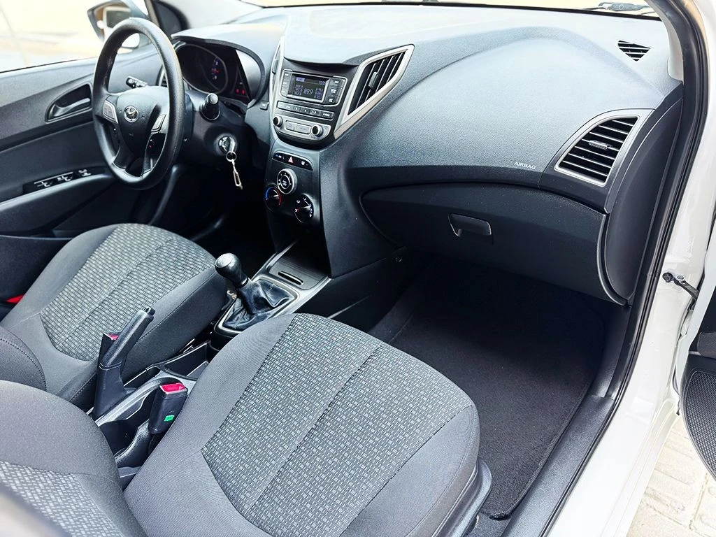 HYUNDAI HB20