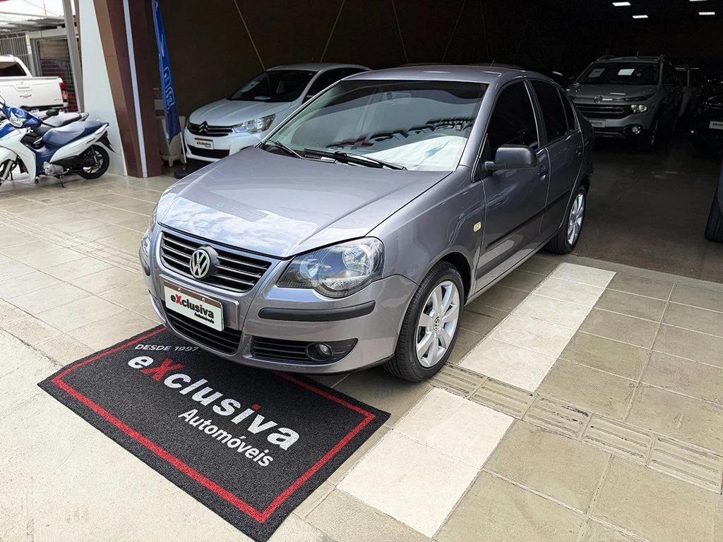 VOLKSWAGEN POLO SEDAN