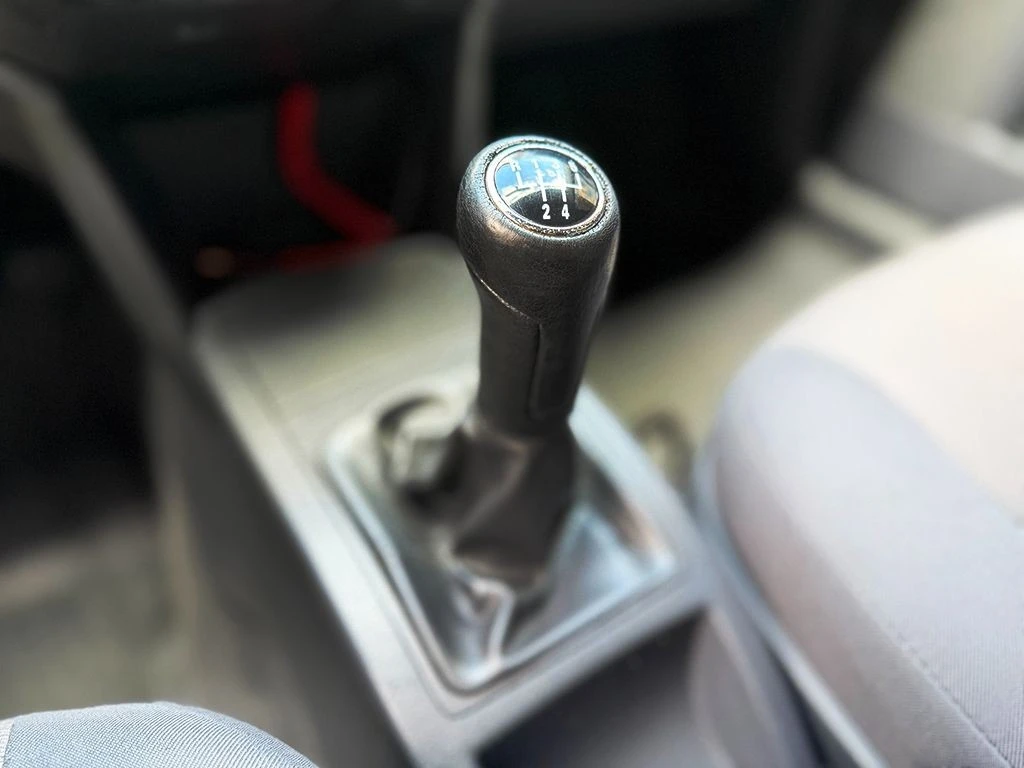 VOLKSWAGEN POLO SEDAN