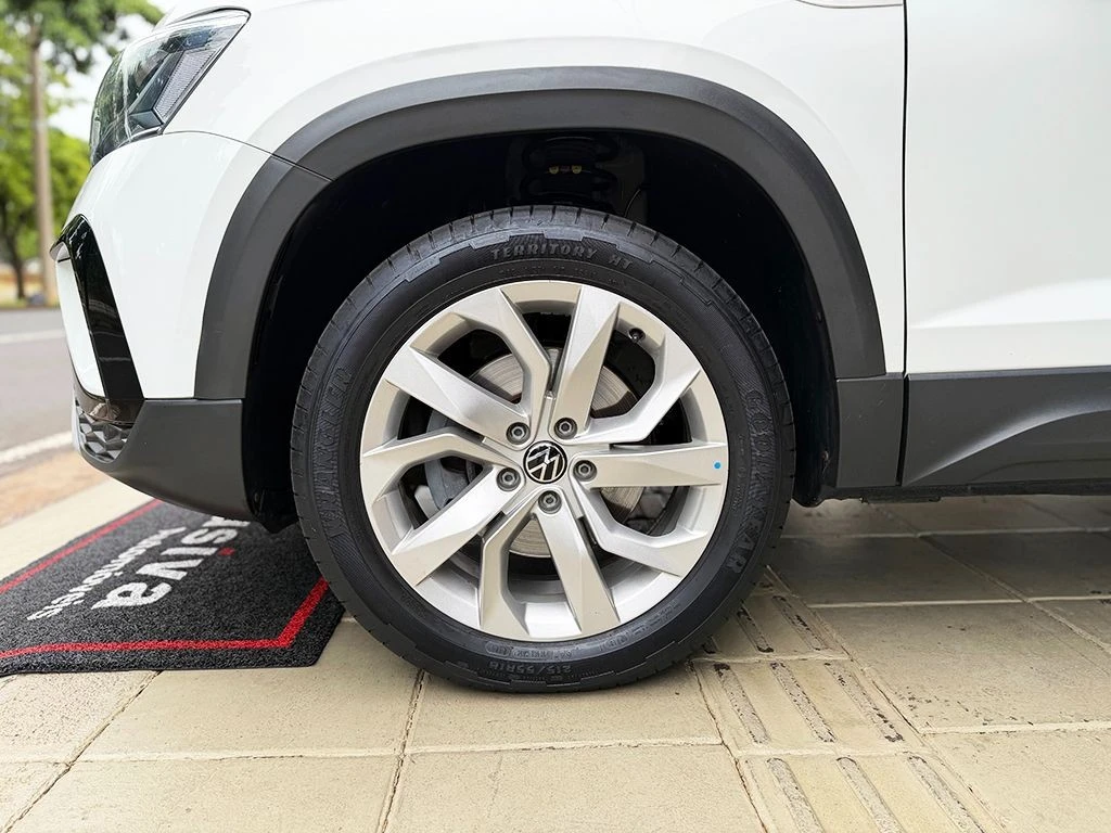 VOLKSWAGEN TAOS