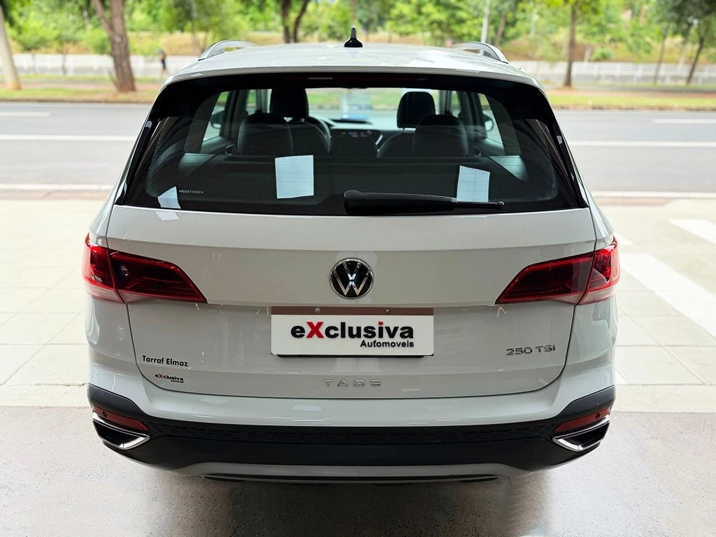 VOLKSWAGEN TAOS