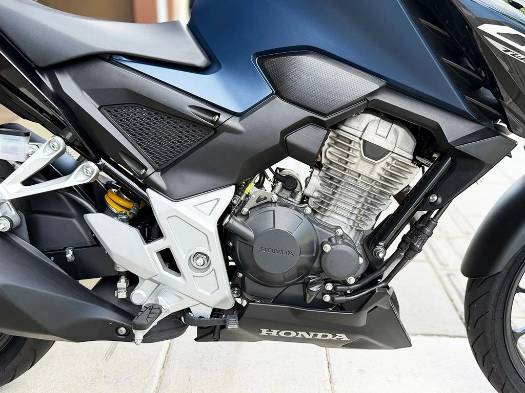 HONDA CB 300F TWISTER CBS