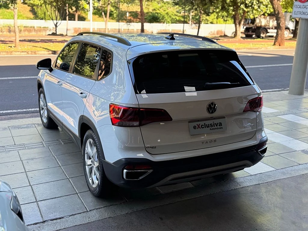 VOLKSWAGEN TAOS