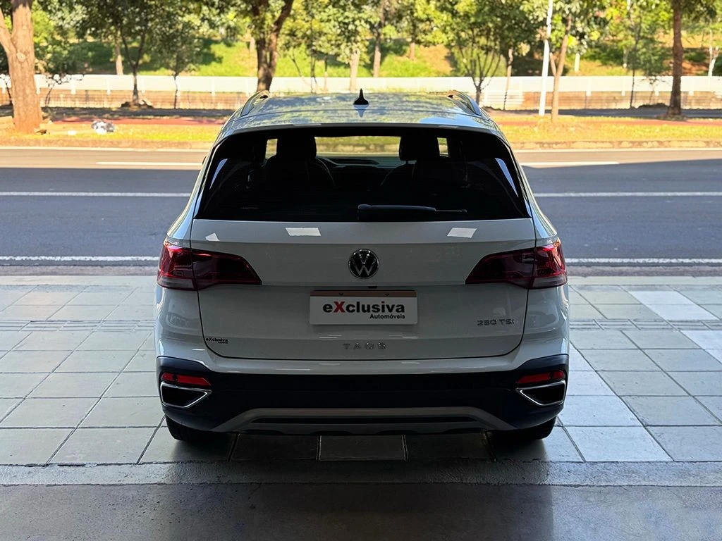VOLKSWAGEN TAOS