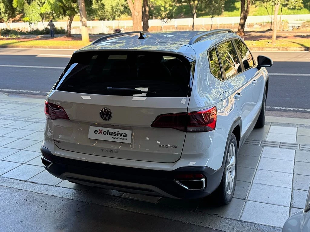 VOLKSWAGEN TAOS