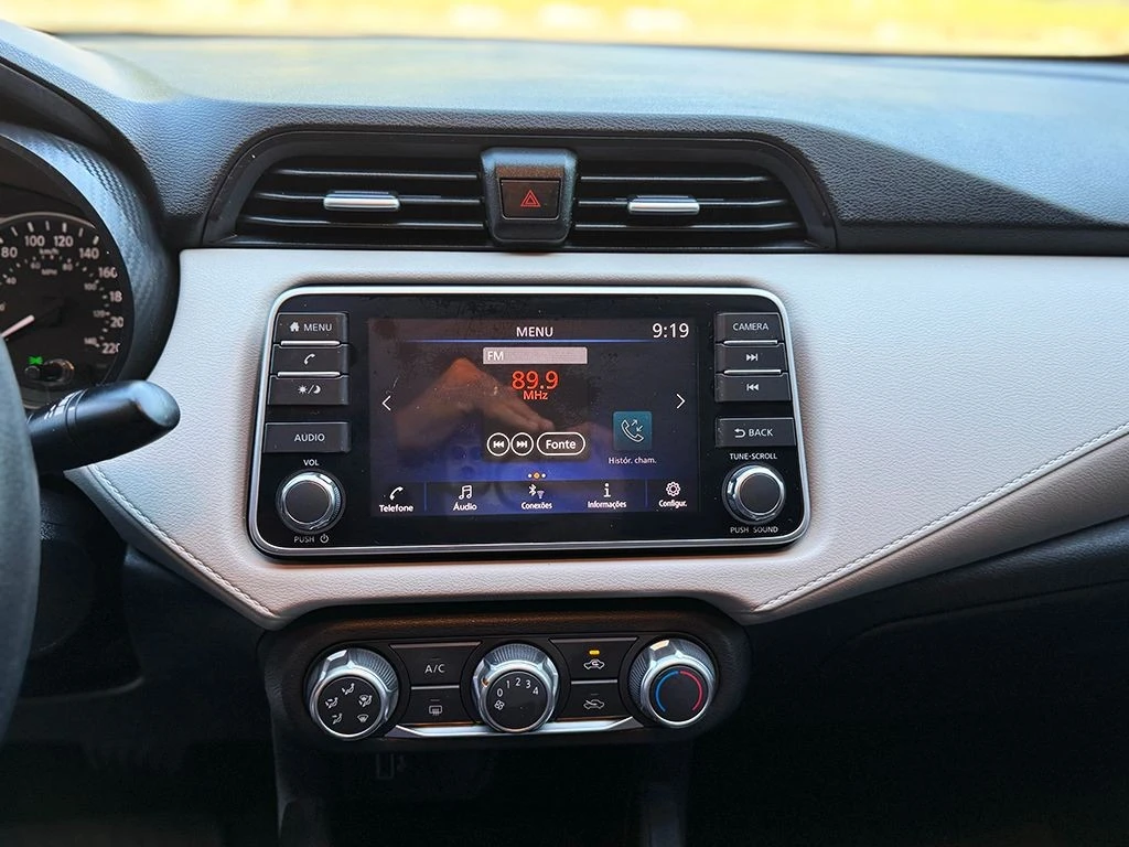 NISSAN VERSA