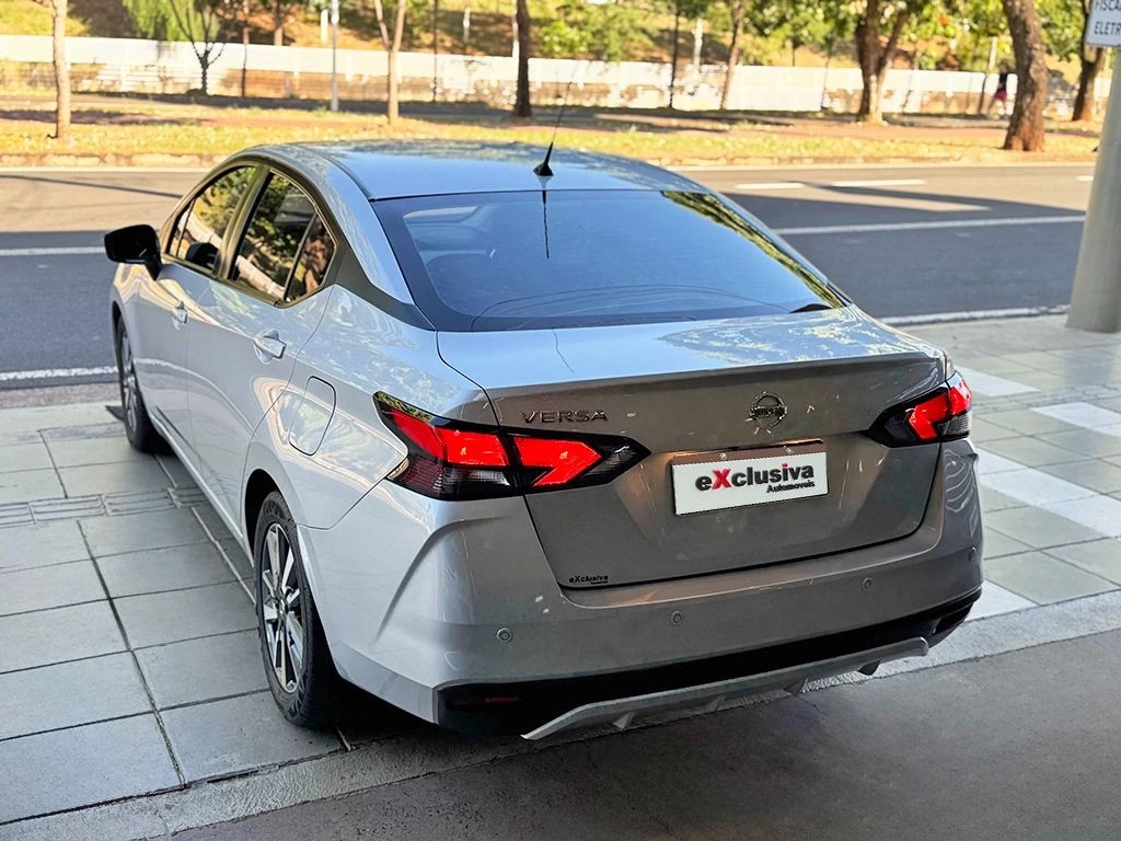 NISSAN VERSA