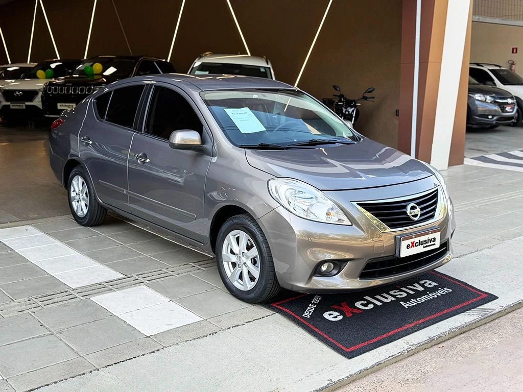 NISSAN VERSA