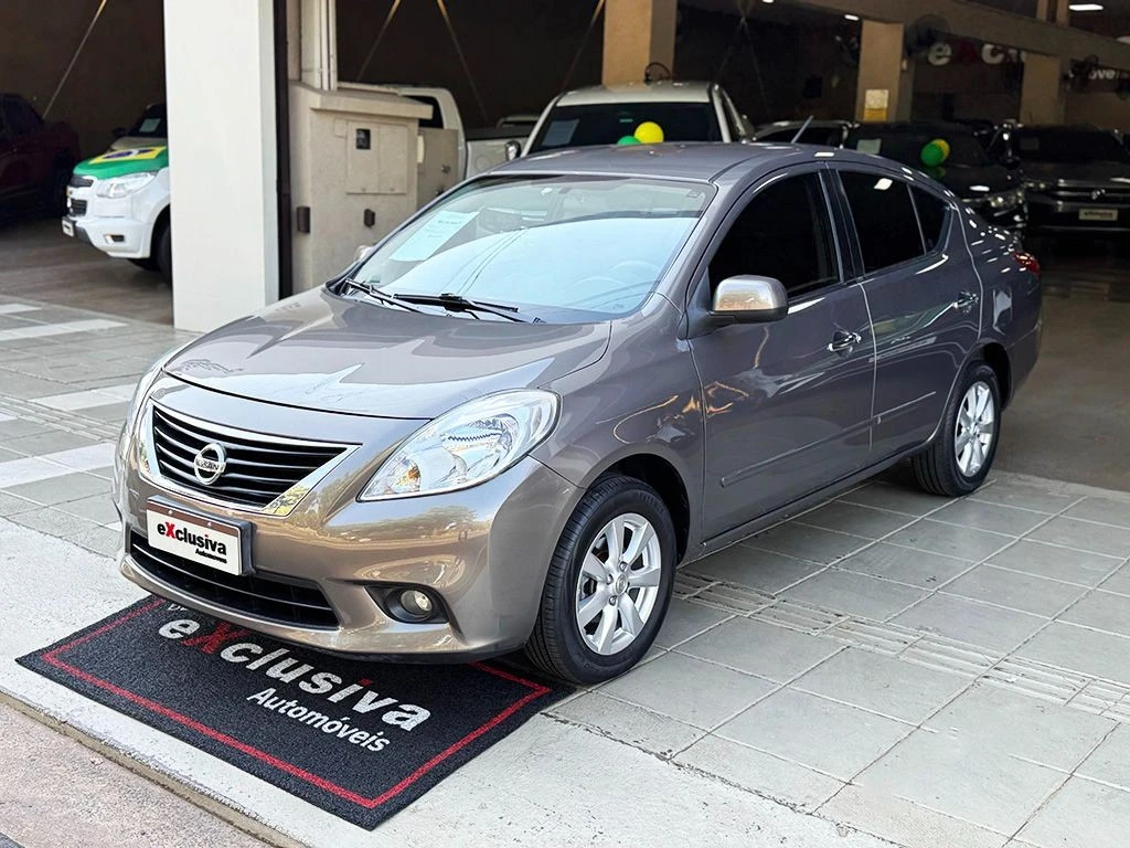 NISSAN VERSA