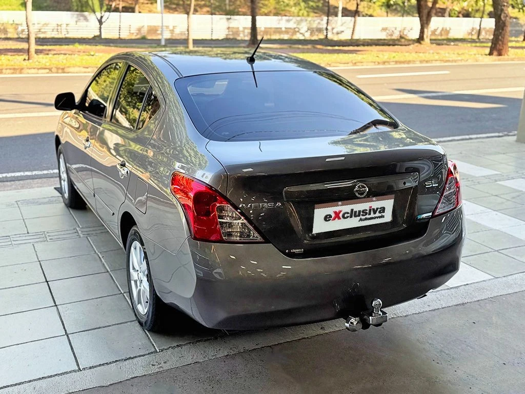 NISSAN VERSA
