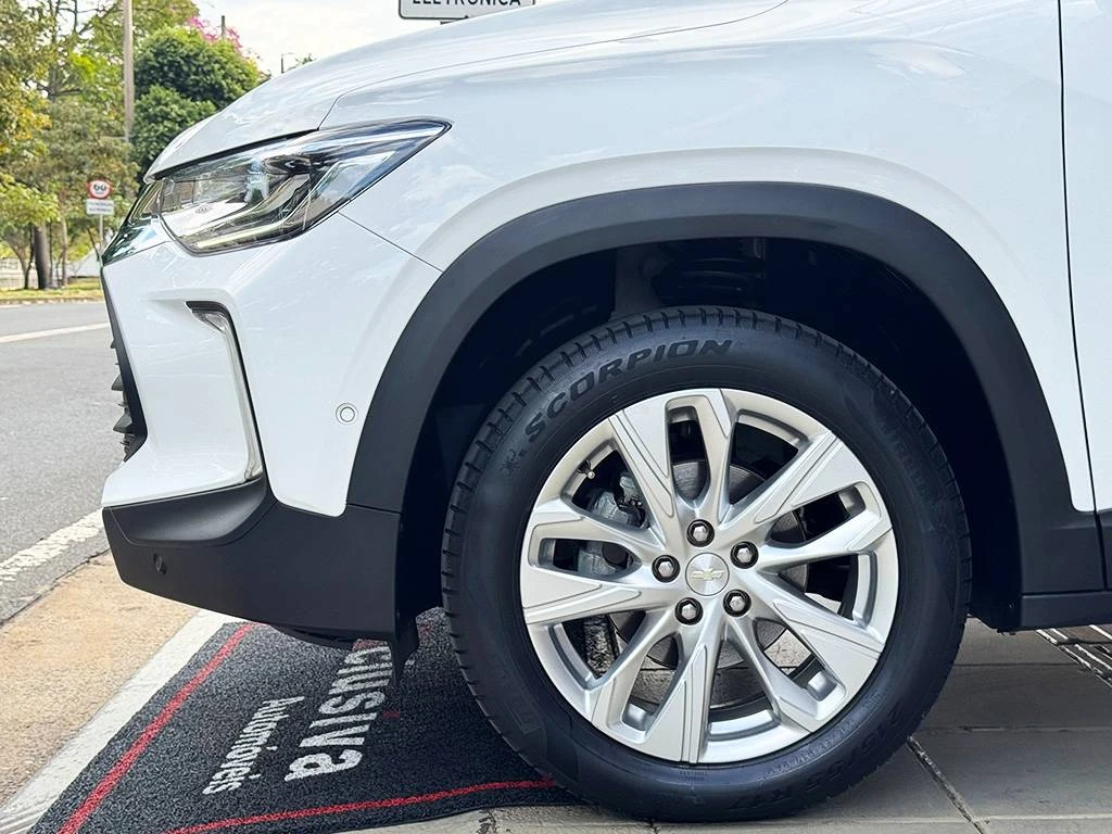 CHEVROLET TRACKER