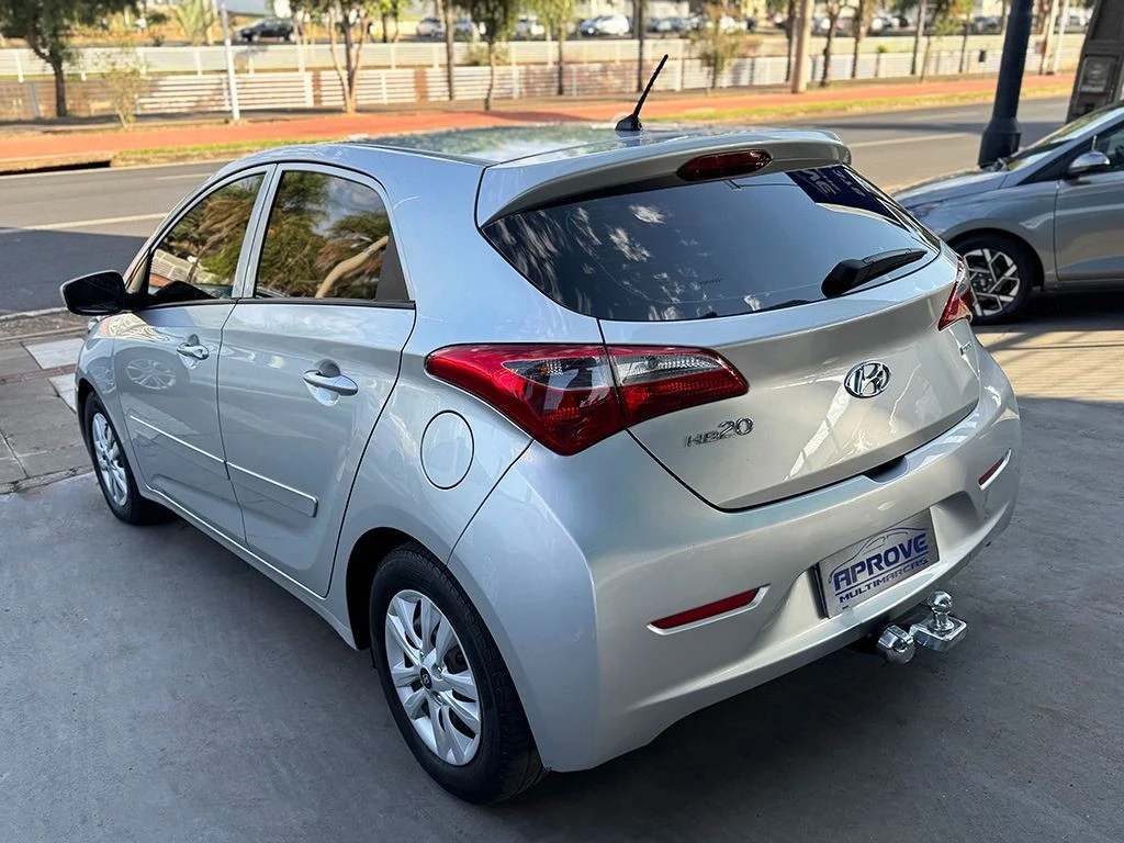 HYUNDAI HB20