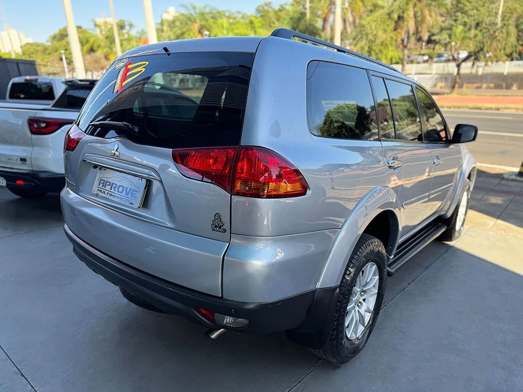 MITSUBISHI PAJERO DAKAR