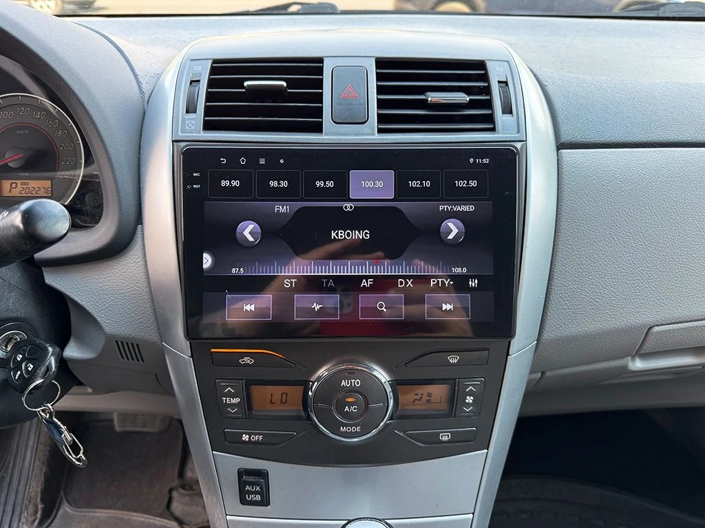 TOYOTA COROLLA