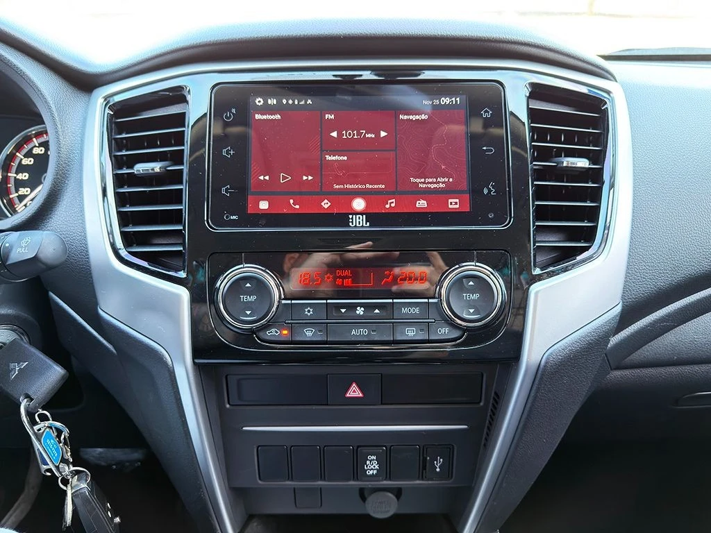 MITSUBISHI L200 TRITON