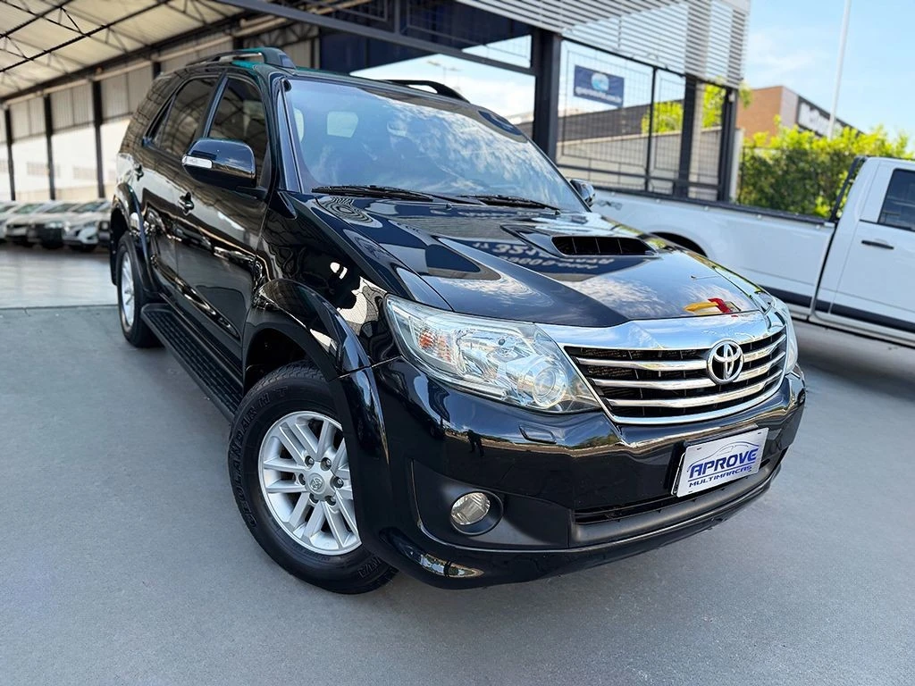 TOYOTA HILUX SW4